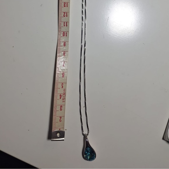 Tear Drop Crystal Necklace - Picture 3 of 3